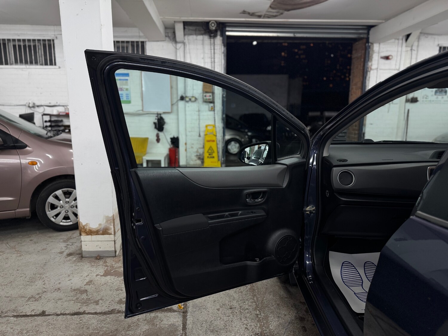 Used Toyota Yaris 2013 for sale - 77403841: Photo 16