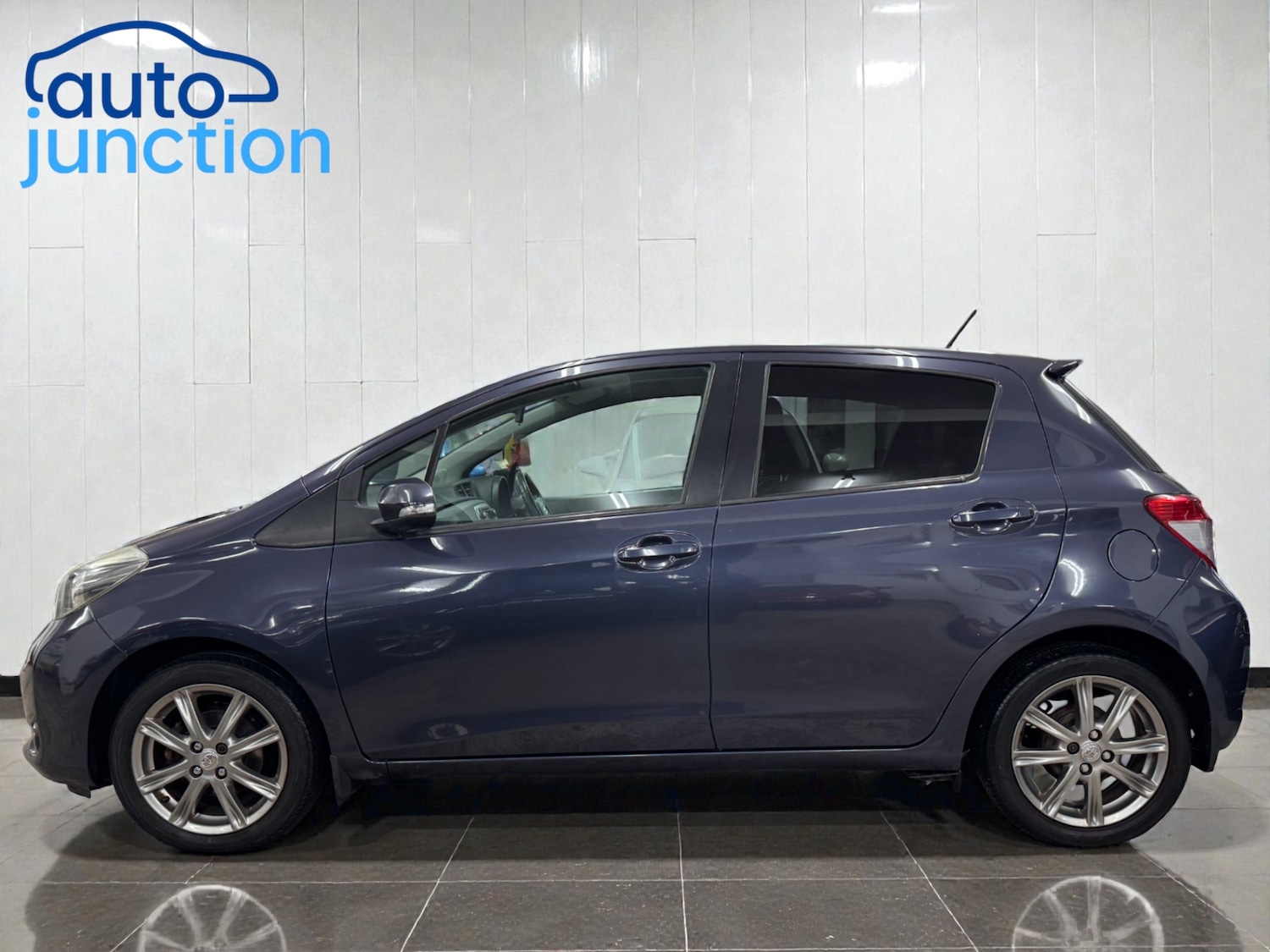 Used Toyota Yaris 2013 for sale - 77403841: Photo 4