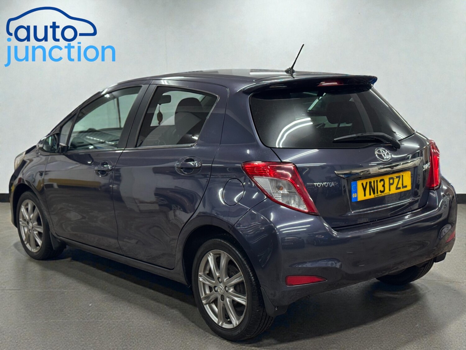 Used Toyota Yaris 2013 for sale - 77403841: Photo 6