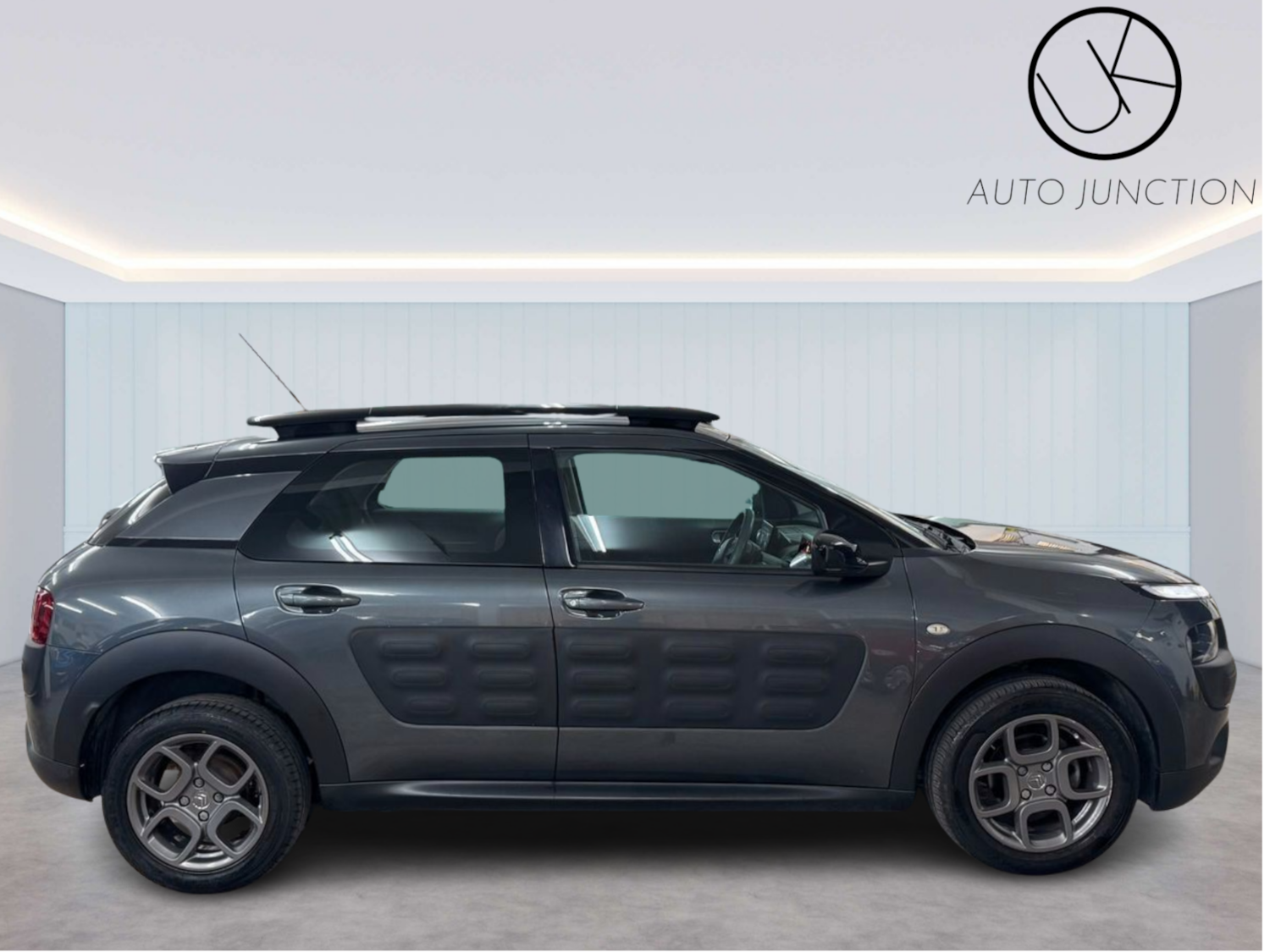 Used Citroen C4 Cactus 2015 for sale - 76187365: Photo 4