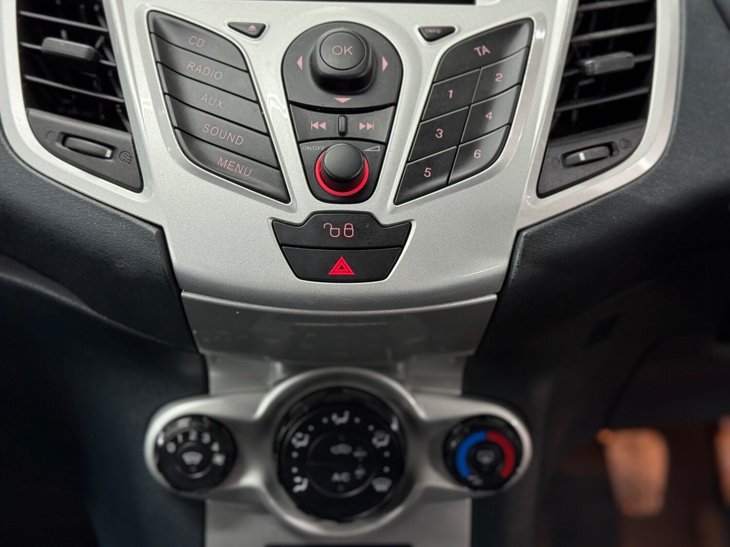 Used Ford Fiesta 2012 for sale - 78061555: Photo 12