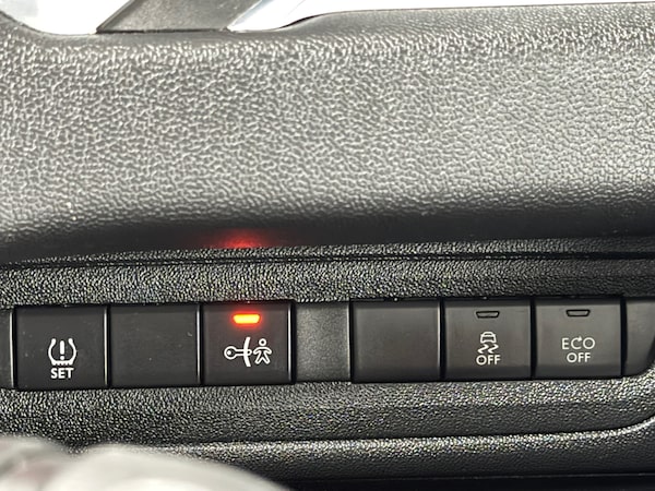 Used Peugeot 208 2015 for sale - 76237454: Photo 14