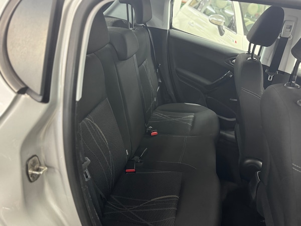 Used Peugeot 208 2015 for sale - 76237454: Photo 16