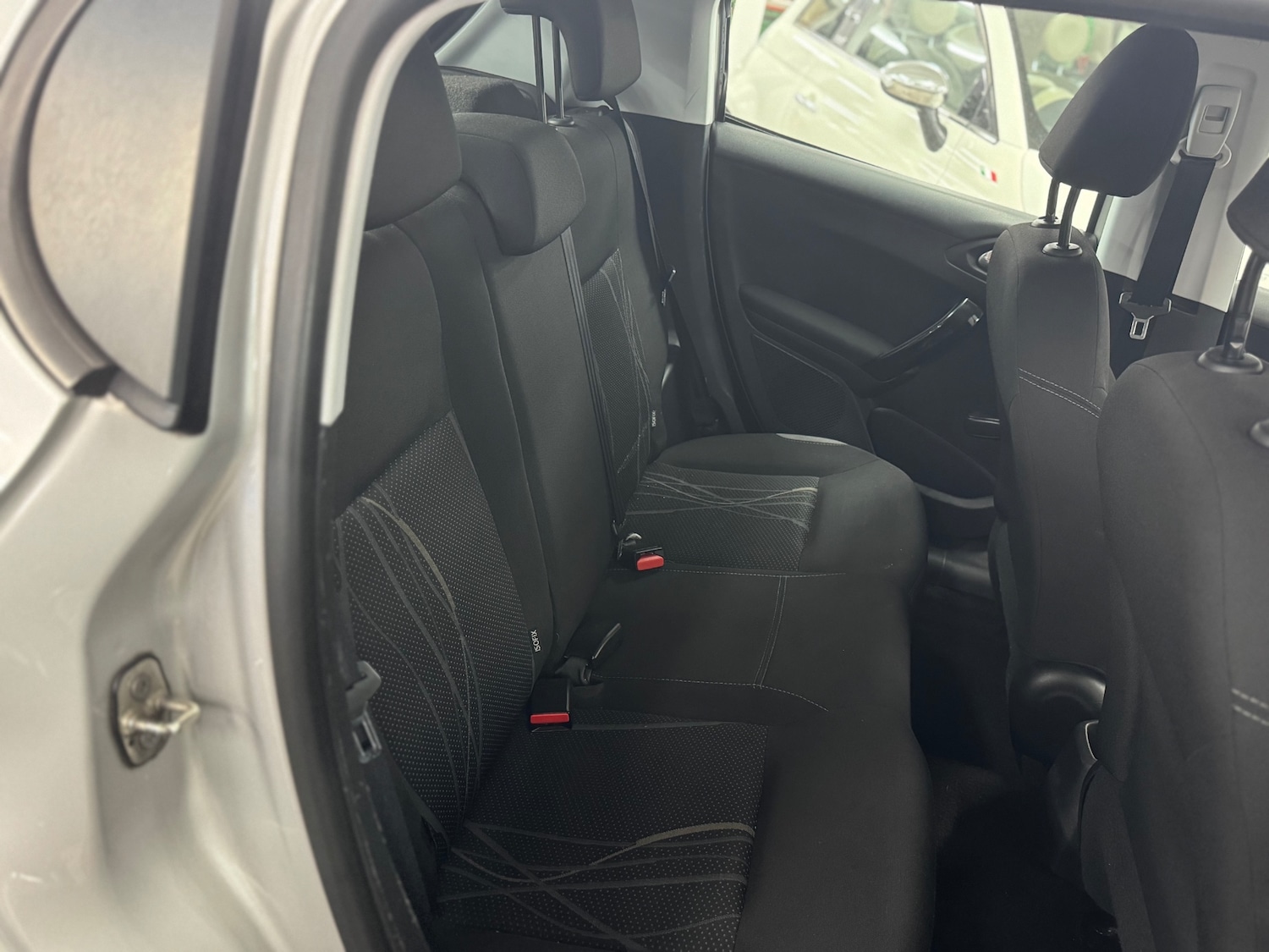 Used Peugeot 208 2015 for sale - 76237454: Photo 18