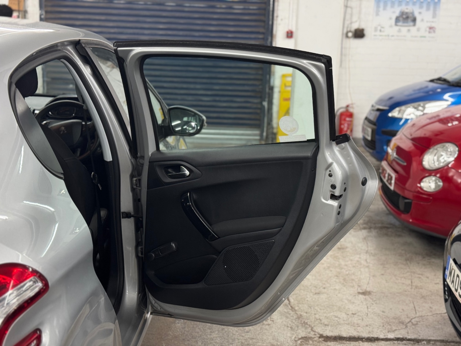 Used Peugeot 208 2015 for sale - 76237454: Photo 20