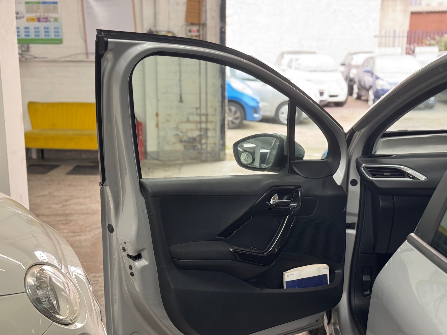 Used Peugeot 208 2015 for sale - 76237454: Photo 22