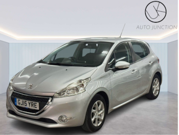 Used Peugeot 208 2015 for sale - 76237454: Photo 2