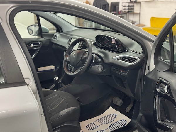 Used Peugeot 208 2015 for sale - 76237454: Photo 5