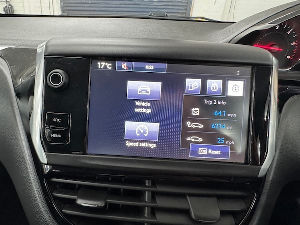 Used Peugeot 208 2015 for sale - 76237454: Photo 7
