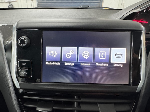 Used Peugeot 208 2015 for sale - 76237454: Photo 8