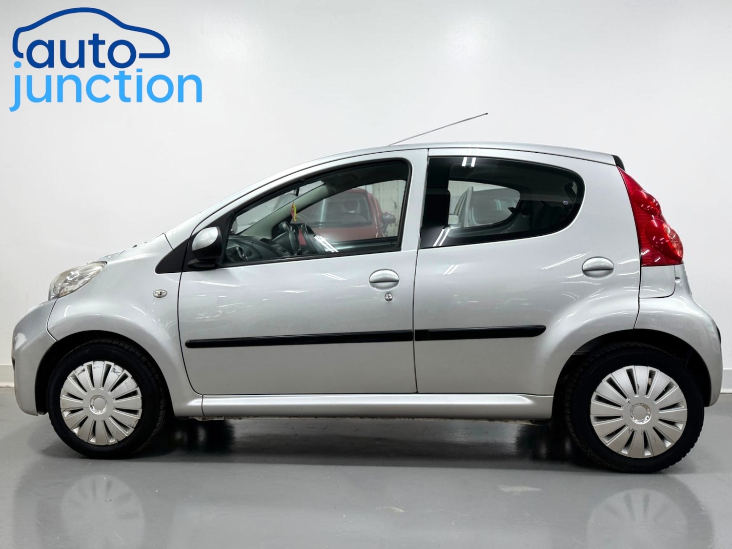 Used Peugeot 107 2009 for sale - 78150037: Photo 4