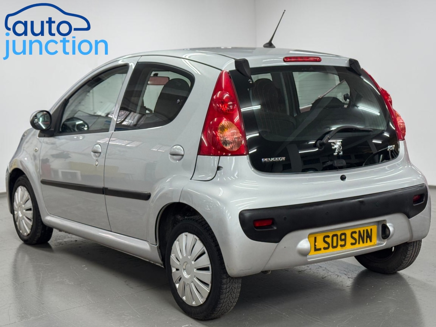 Used Peugeot 107 2009 for sale - 78150037: Photo 5