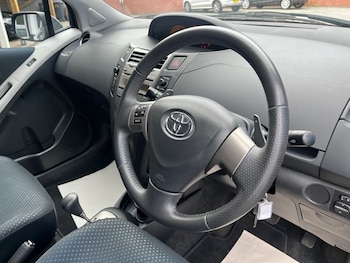 Used Toyota Yaris 2010 for sale - 78851064: Photo