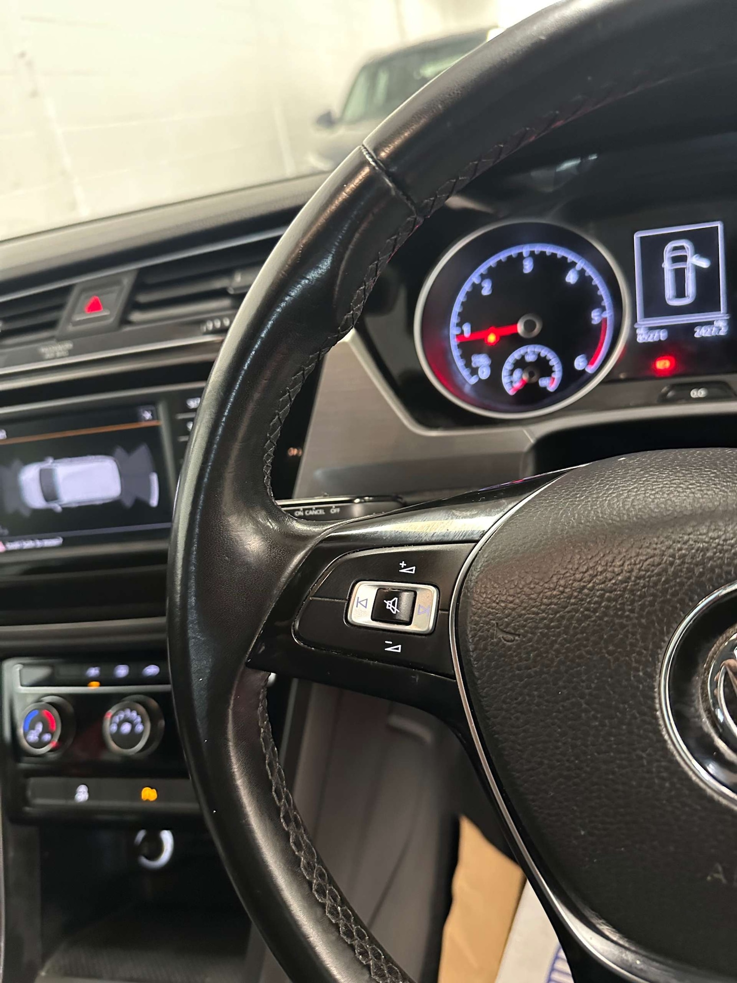 Used Volkswagen Touran 2016 for sale - 78201084: Photo 24