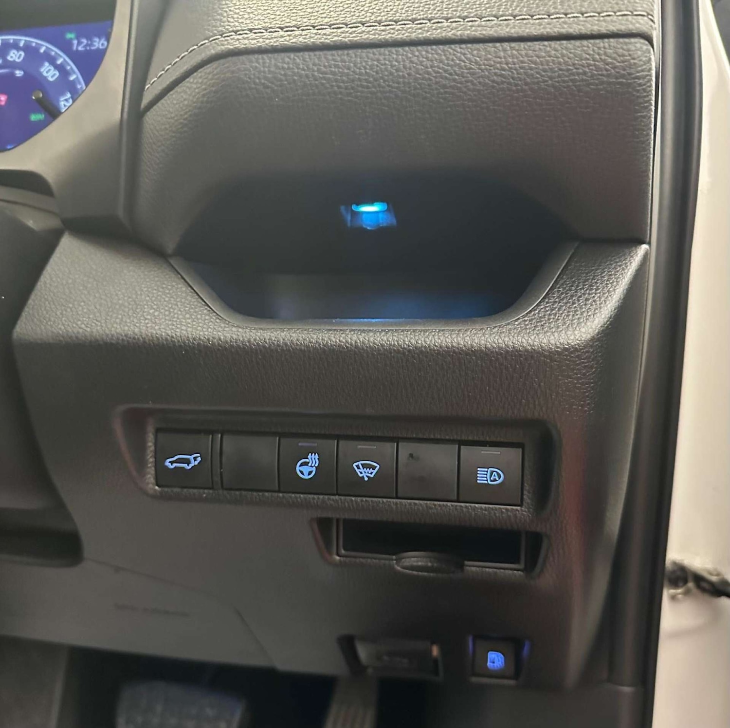 Used Toyota RAV4 2020 for sale - 78106790: Photo 33