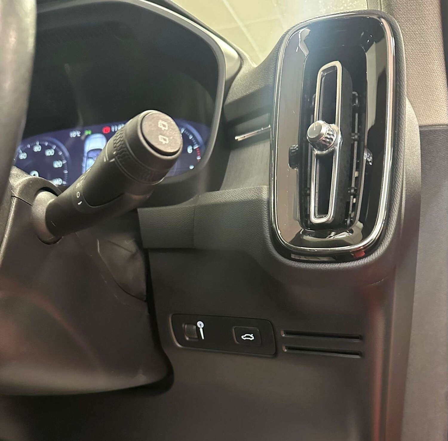 Used Volvo XC40 2021 for sale - 78106792: Photo 27