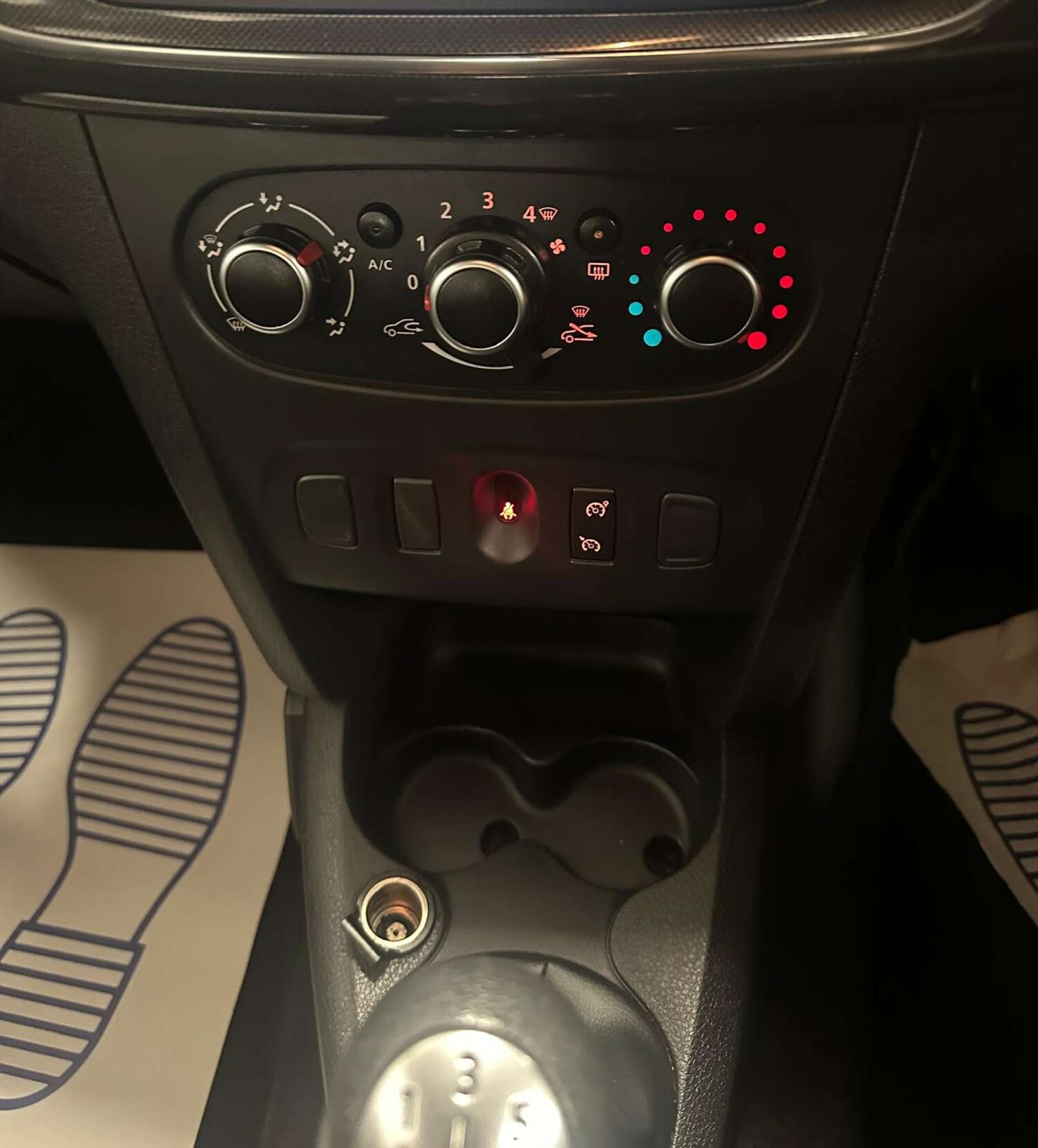 Used Dacia Sandero 2018 for sale - 78106732: Photo 18