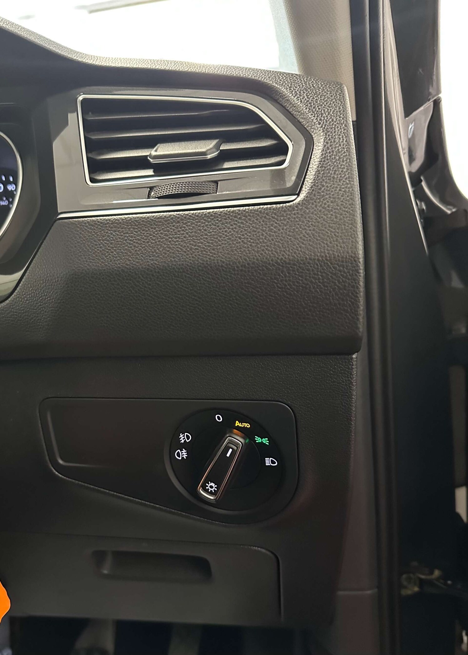 Used Volkswagen Tiguan 2018 for sale - 78106654: Photo 32