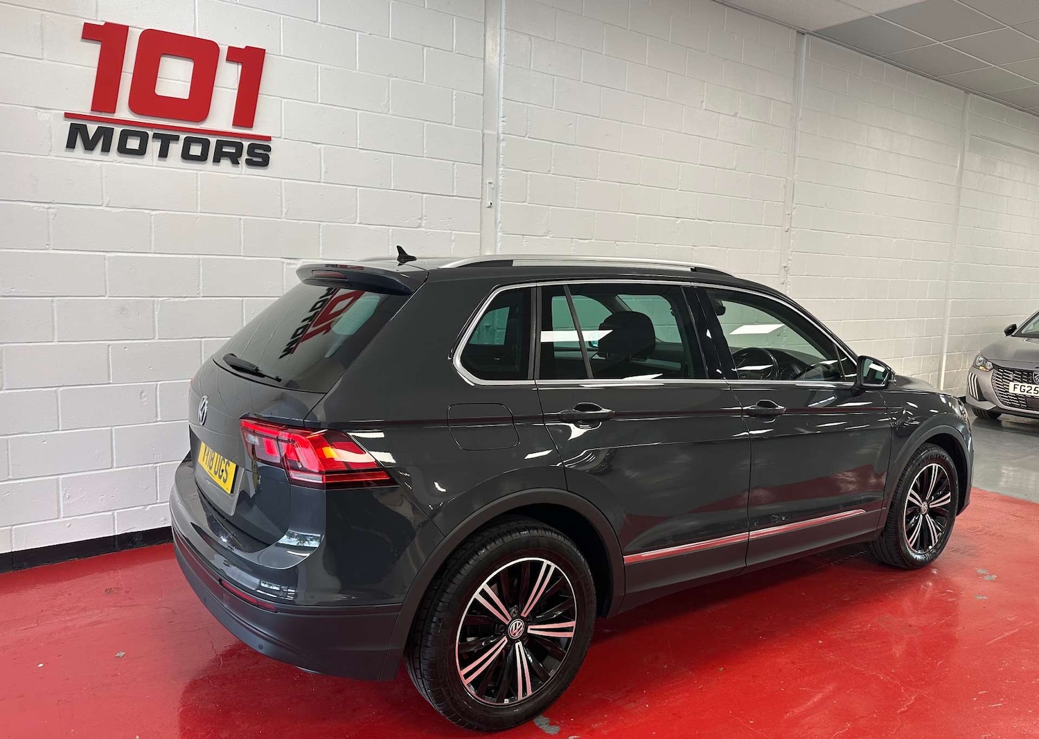 Used Volkswagen Tiguan 2018 for sale - 78106654: Photo 5