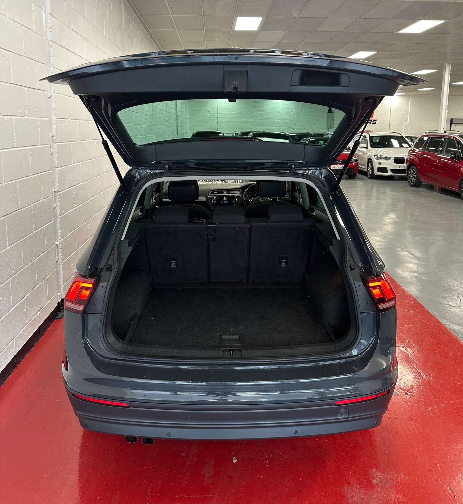 Used Volkswagen Tiguan 2018 for sale - 78106654: Photo 8