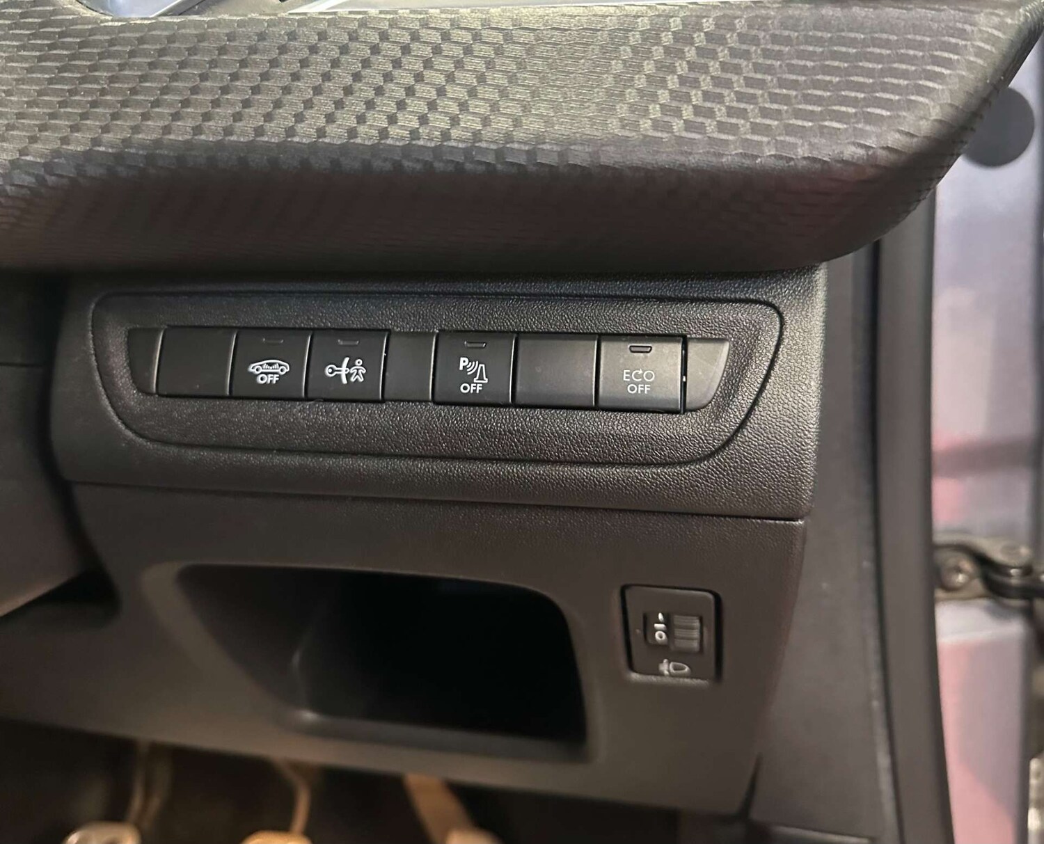 Used Peugeot 2008 2018 for sale - 78106742: Photo 32