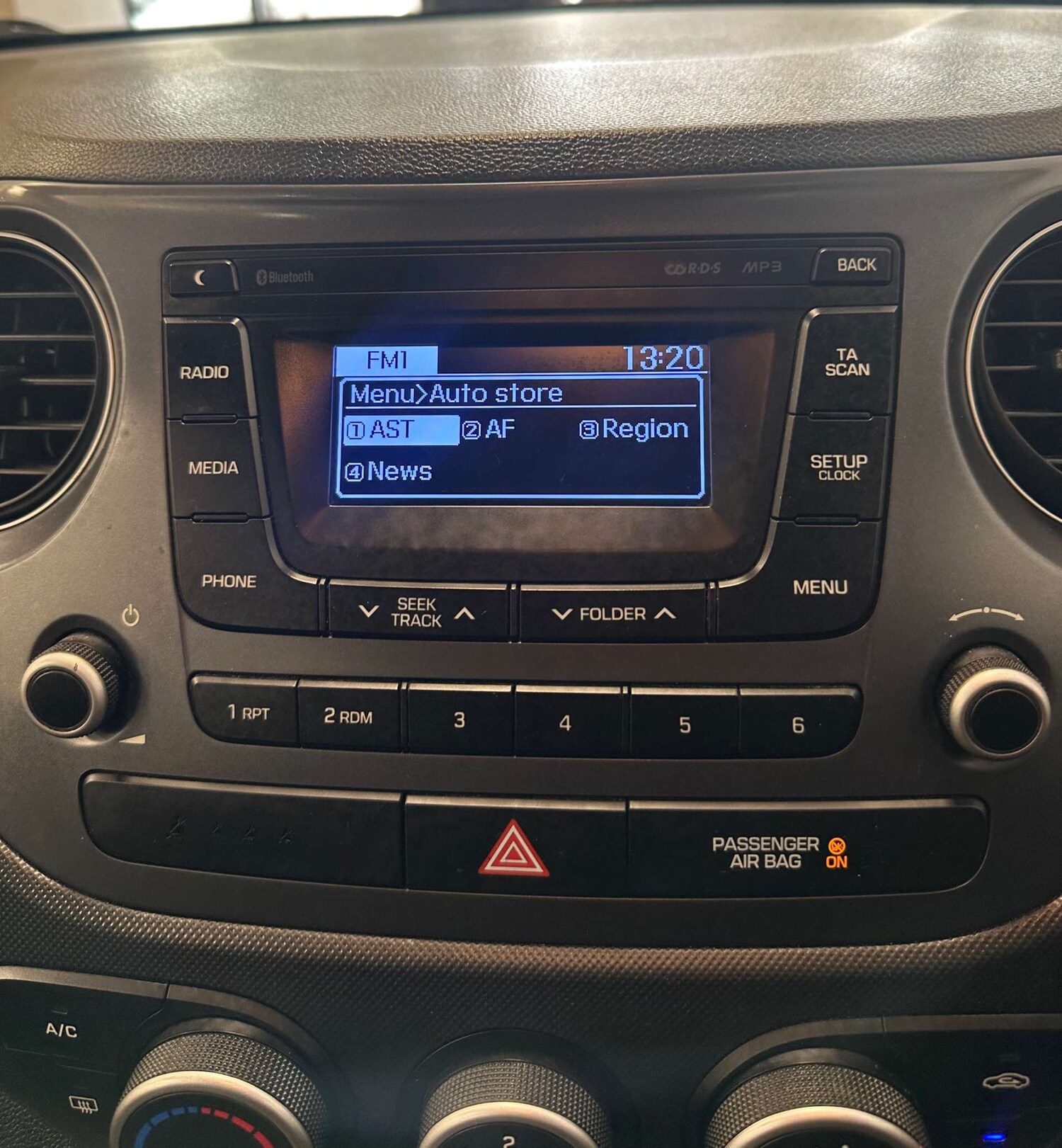 Used Hyundai i10 2018 for sale - 78198757: Photo 19