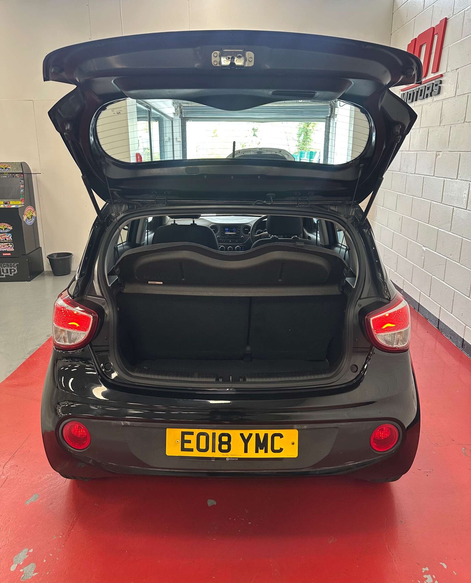 Used Hyundai i10 2018 for sale - 78198757: Photo 9