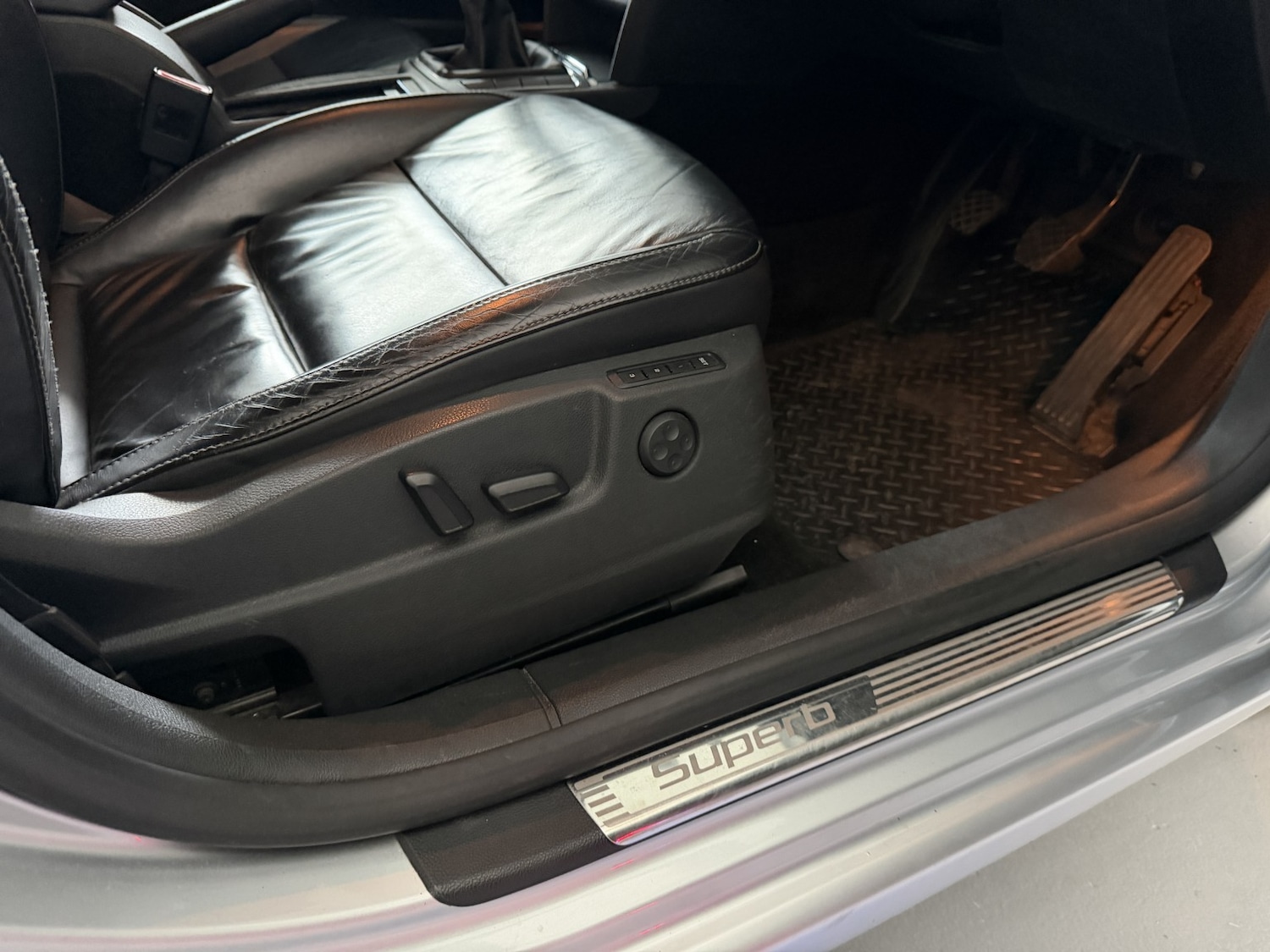 Used Skoda Superb 2011 for sale - 77715048: Photo 25