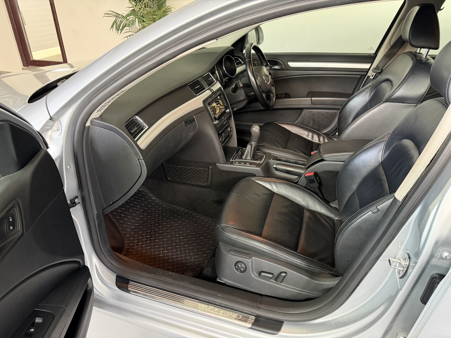 Used Skoda Superb 2011 for sale - 77715048: Photo 26