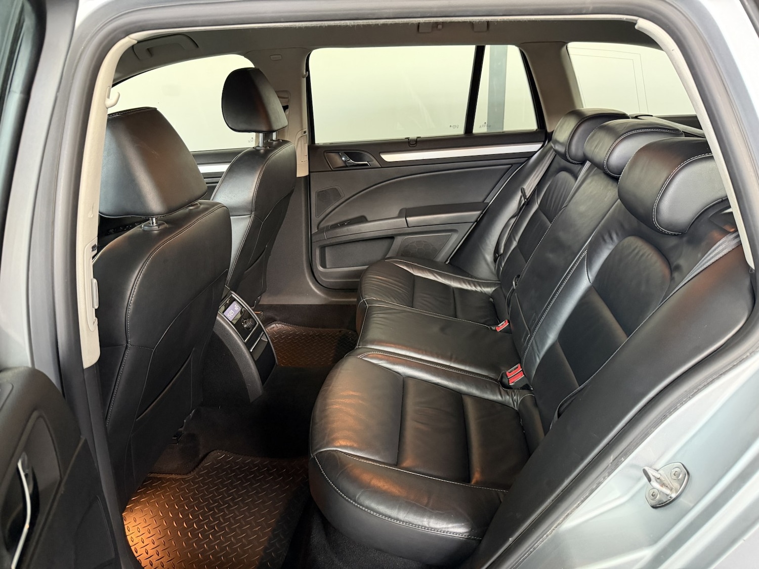 Used Skoda Superb 2011 for sale - 77715048: Photo 29