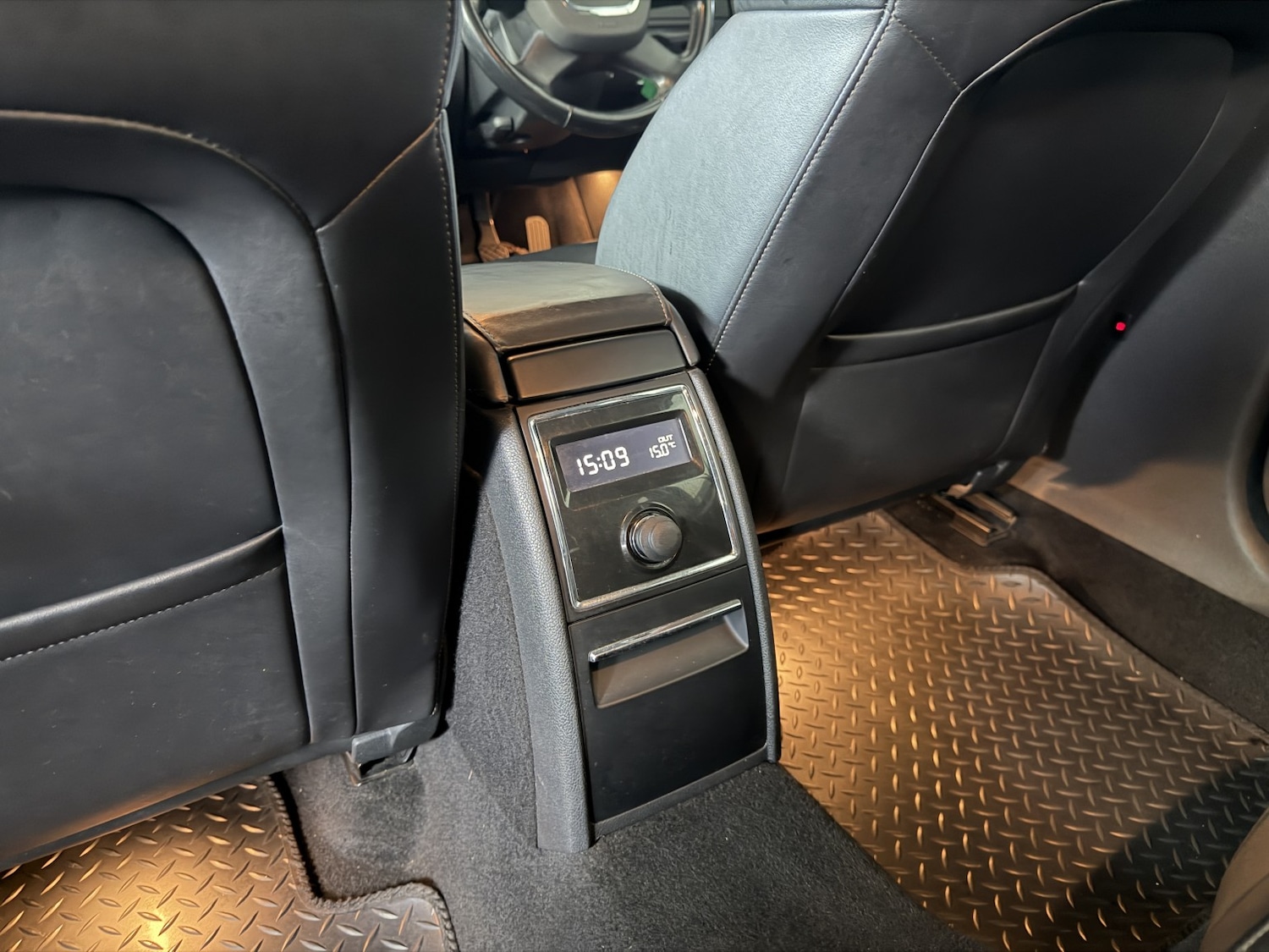 Used Skoda Superb 2011 for sale - 77715048: Photo 30