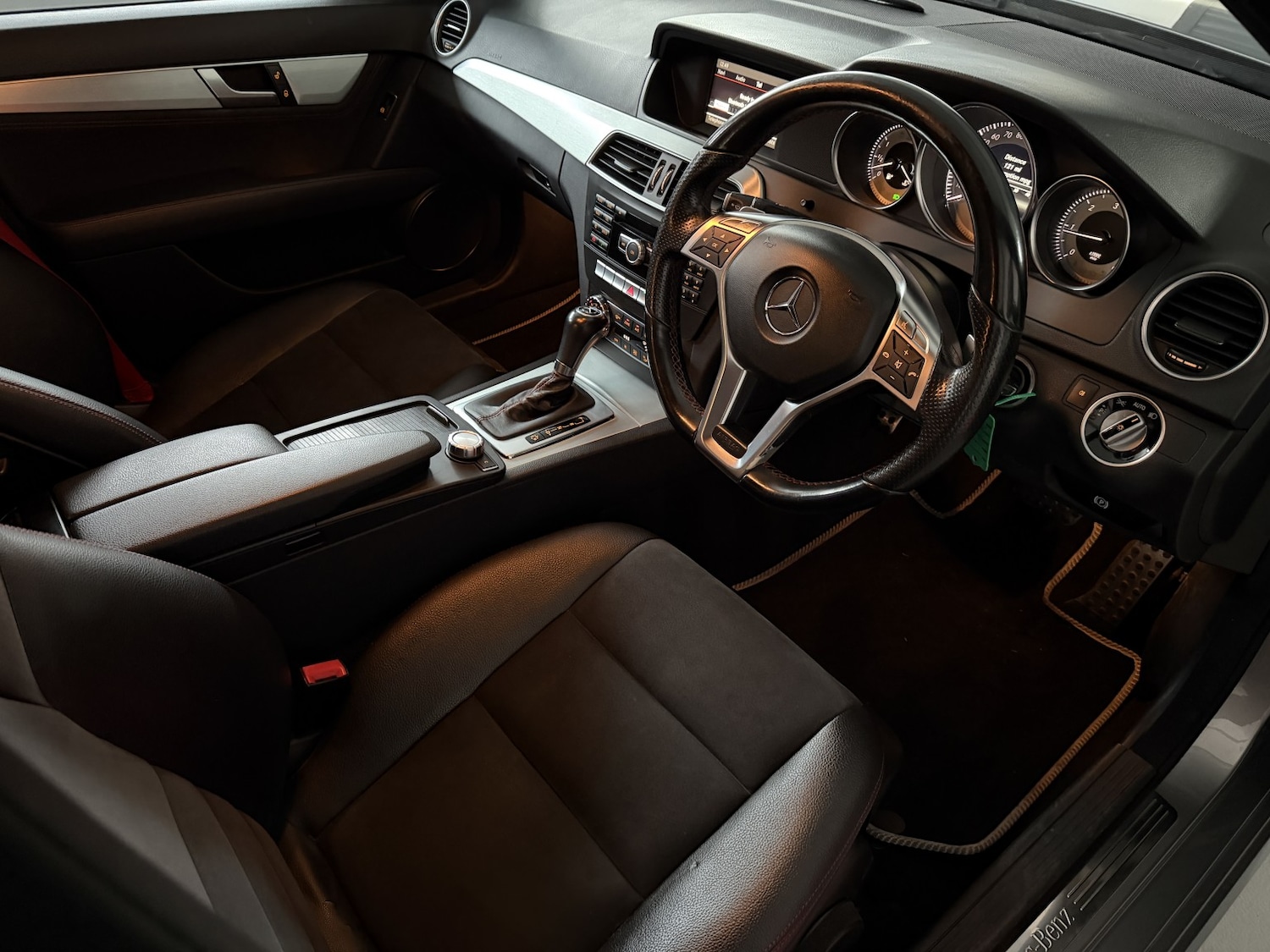 Used Mercedes-Benz C Class 2012 for sale - 77709090: Photo 21