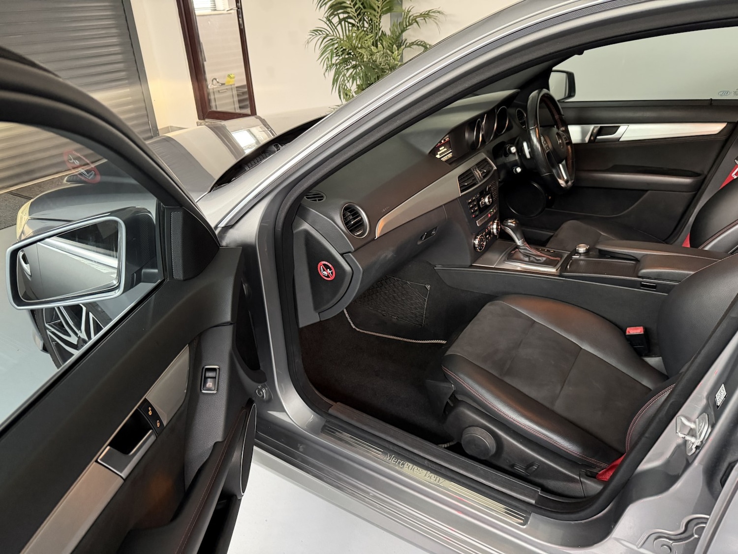 Used Mercedes-Benz C Class 2012 for sale - 77709090: Photo 26