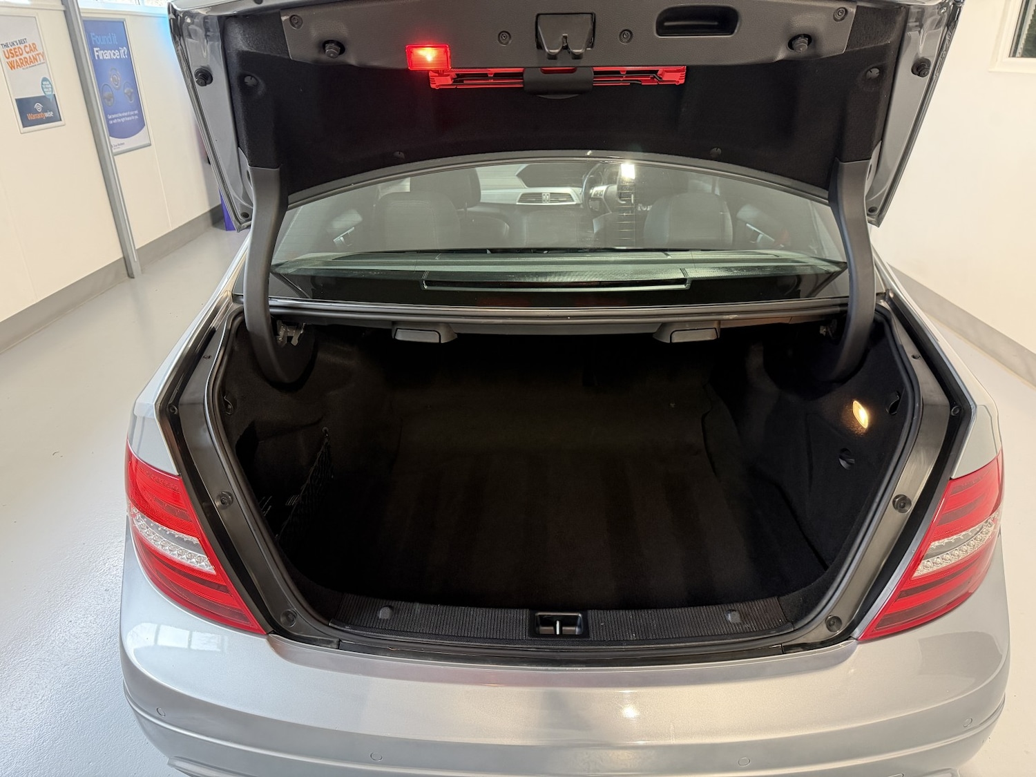 Used Mercedes-Benz C Class 2012 for sale - 77709090: Photo 32