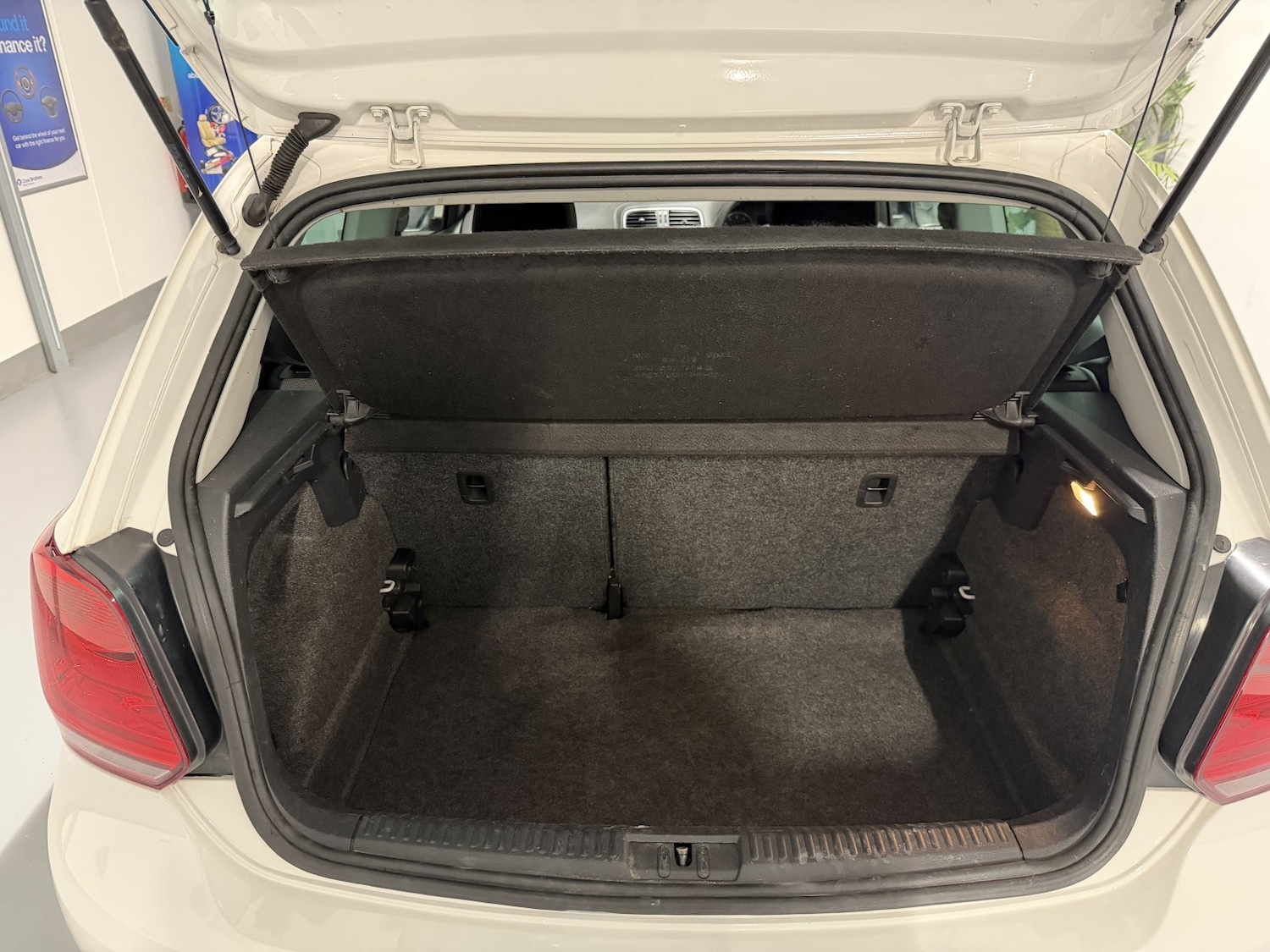 Used Volkswagen Polo 2012 for sale - 76924410: Photo 15