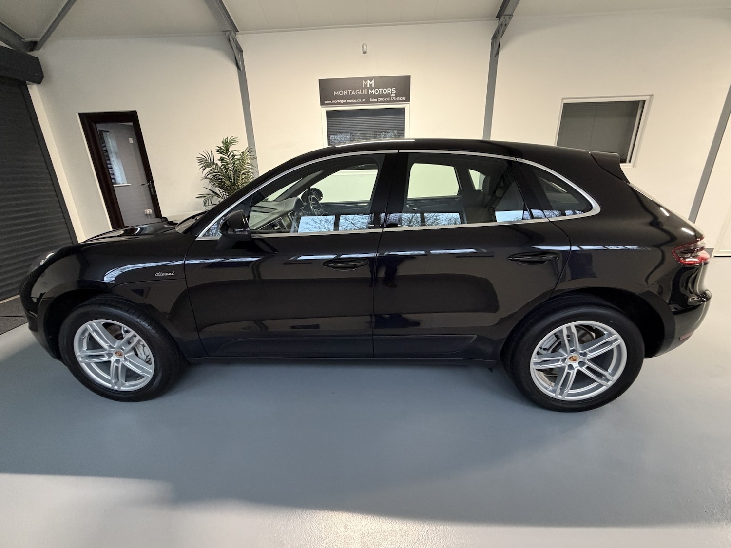 Used Porsche Macan 2015 for sale - 77521960: Photo 2