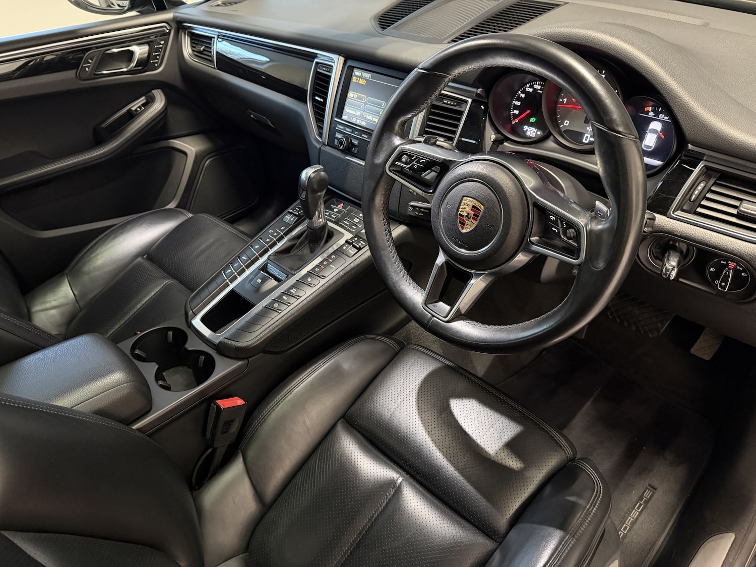 Used Porsche Macan 2015 for sale - 77521960: Photo 21