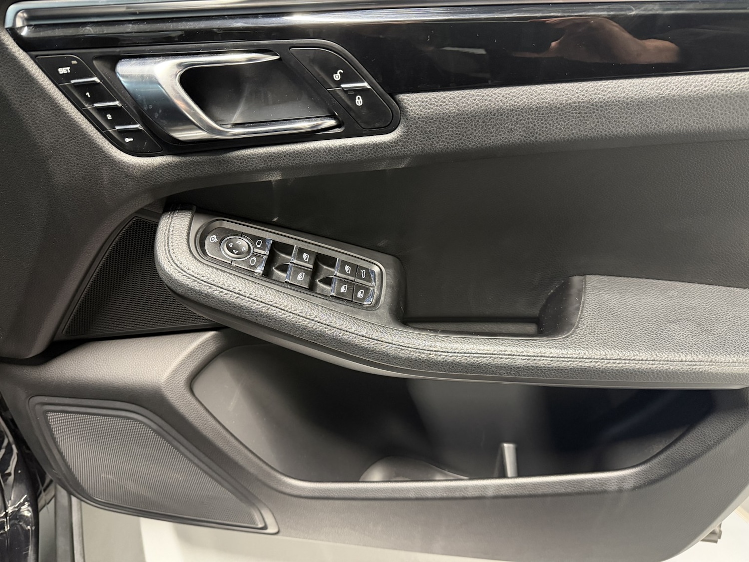 Used Porsche Macan 2015 for sale - 77521960: Photo 32