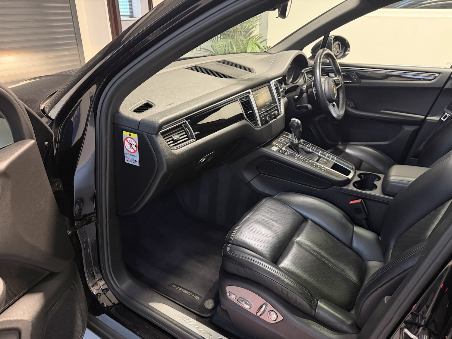 Used Porsche Macan 2015 for sale - 77521960: Photo 34