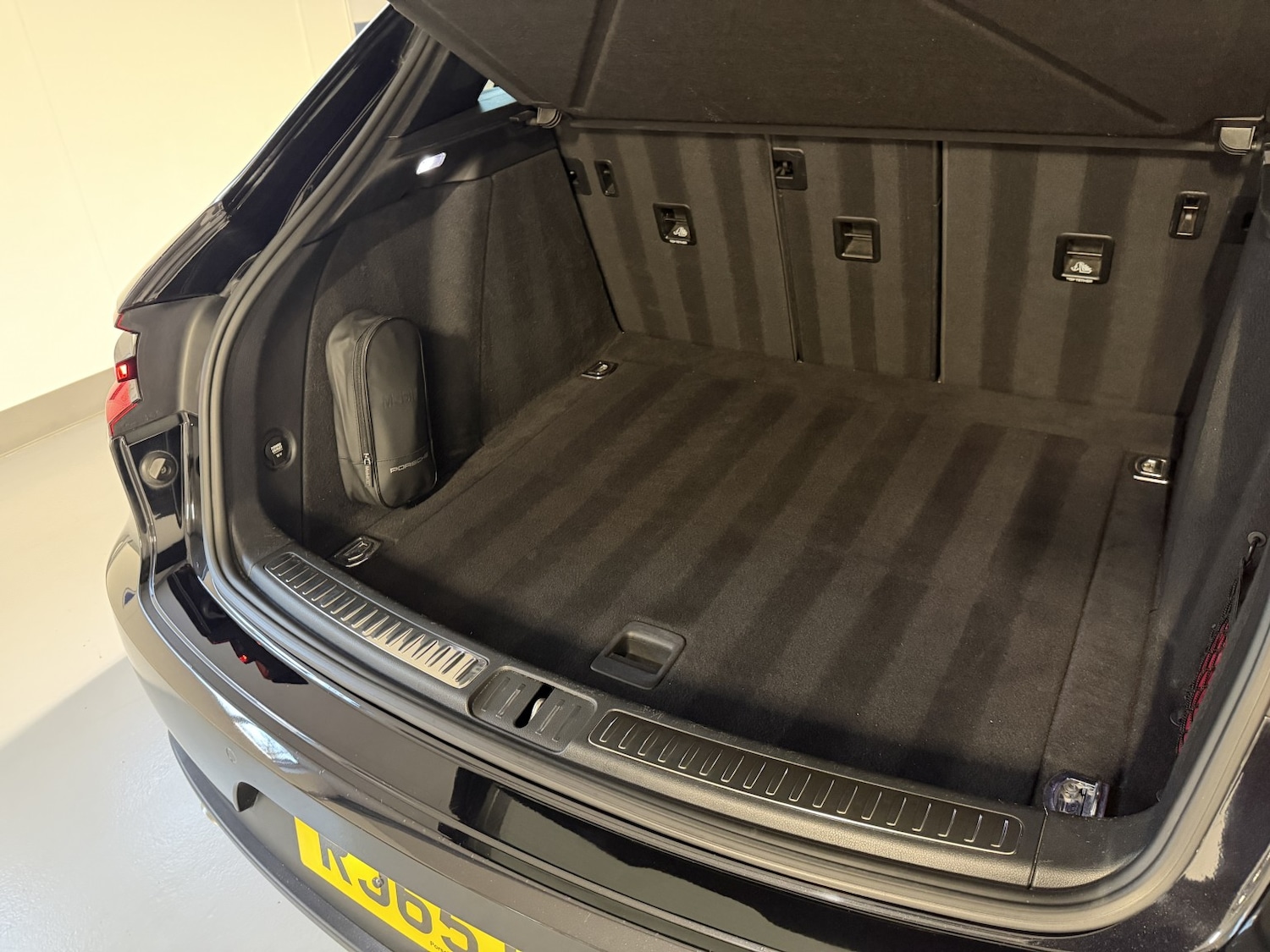 Used Porsche Macan 2015 for sale - 77521960: Photo 40