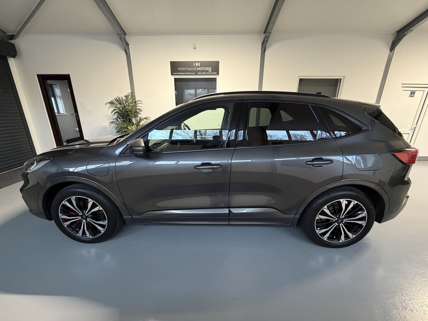 Used Ford Kuga 2021 for sale - 77638627: Photo 2