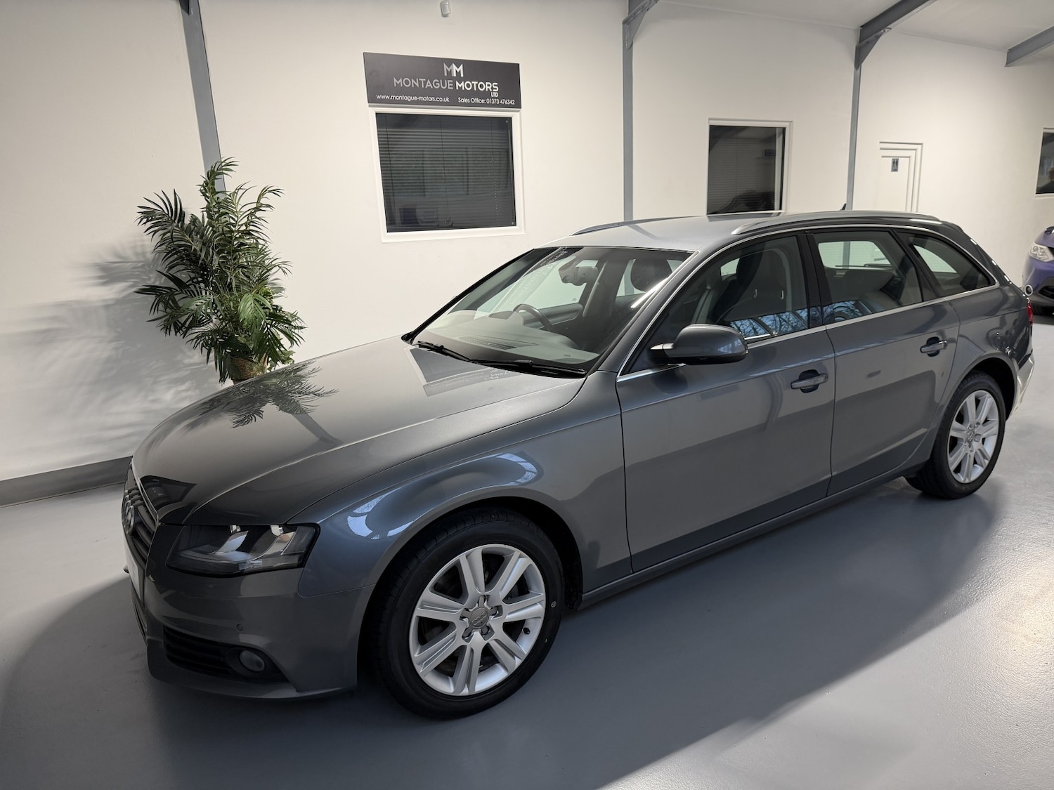 Used Audi A4 Avant 2012 for sale - 76673274: Photo 1