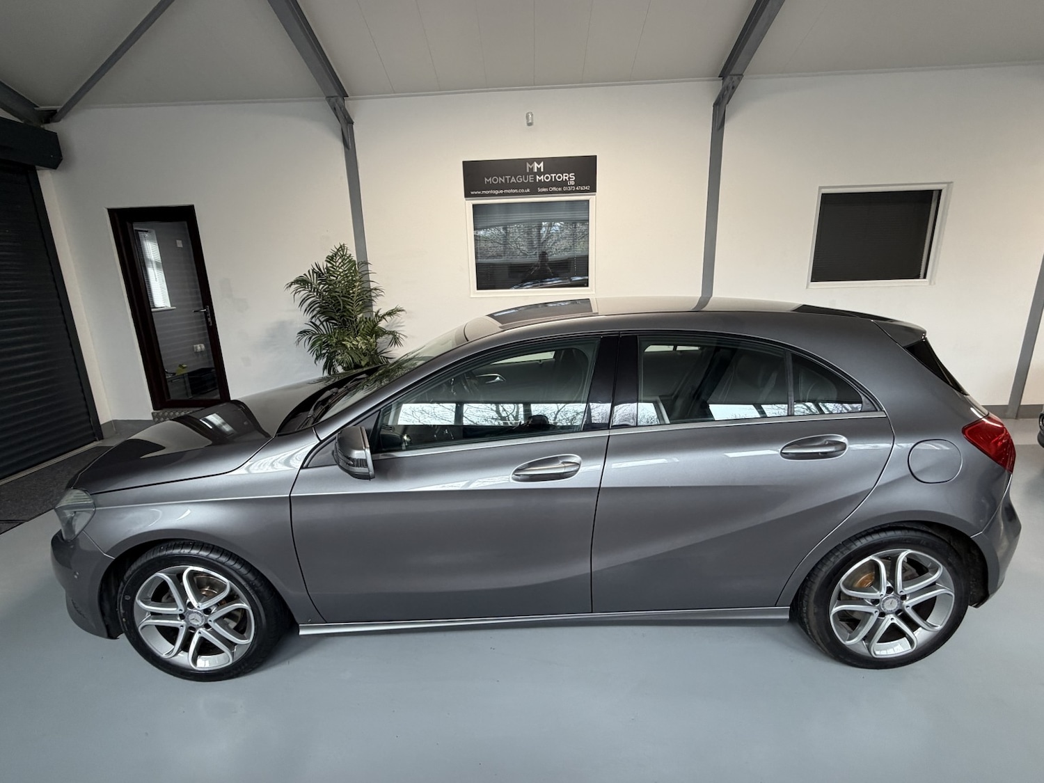 Used Mercedes-Benz A-Class 2015 for sale - 77522110: Photo 2