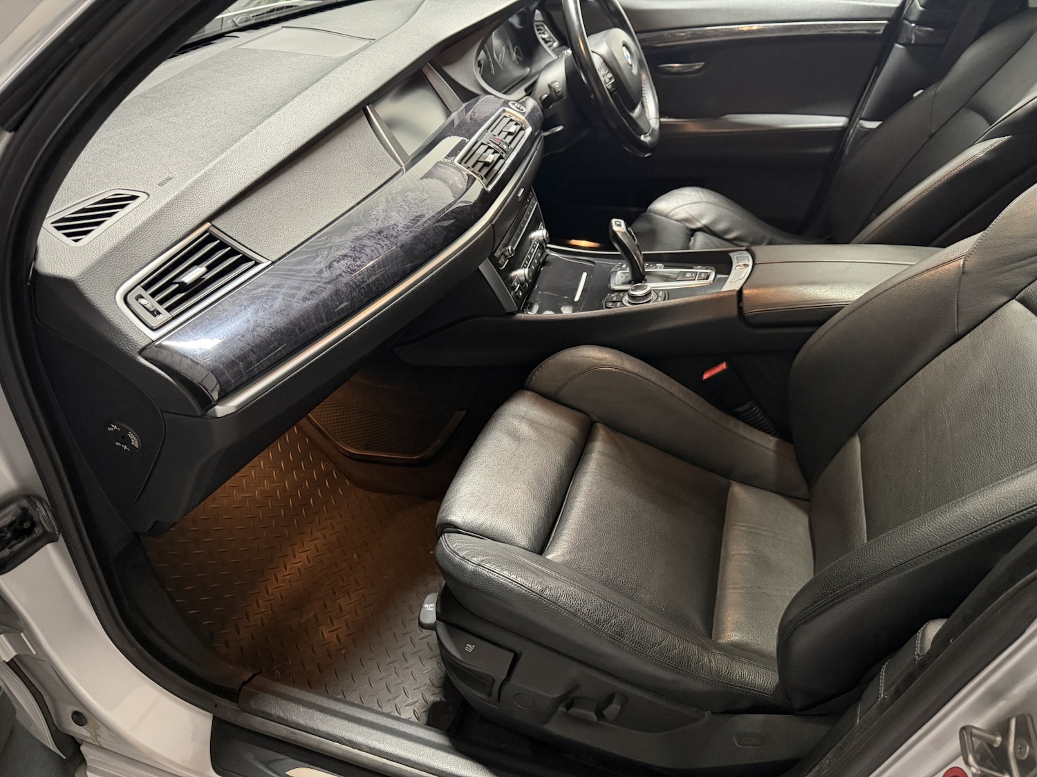 Used BMW 5 Series 2010 for sale - 76891783: Photo 15