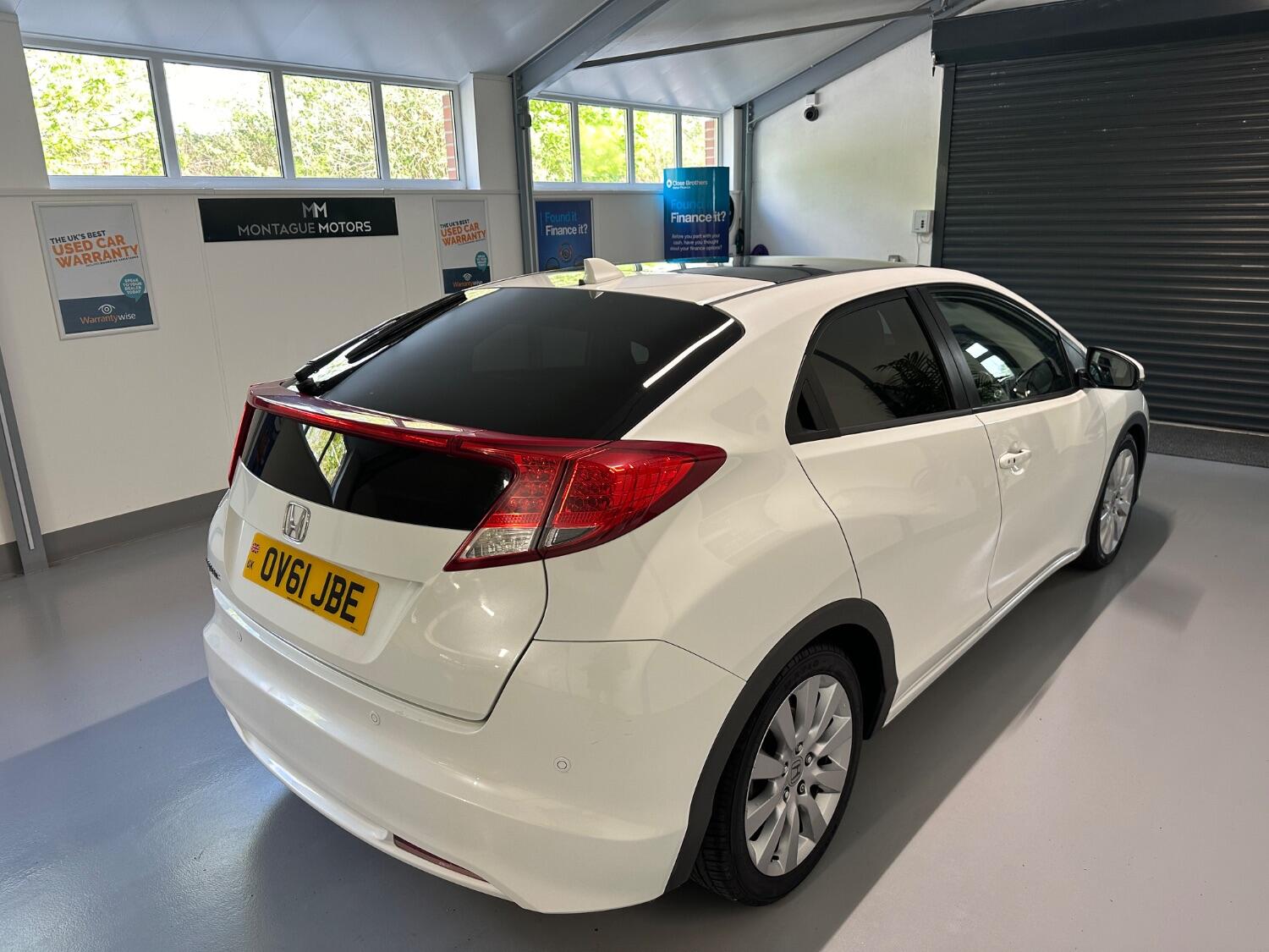 Used Honda Civic 2011 for sale - 76449358: Photo 5