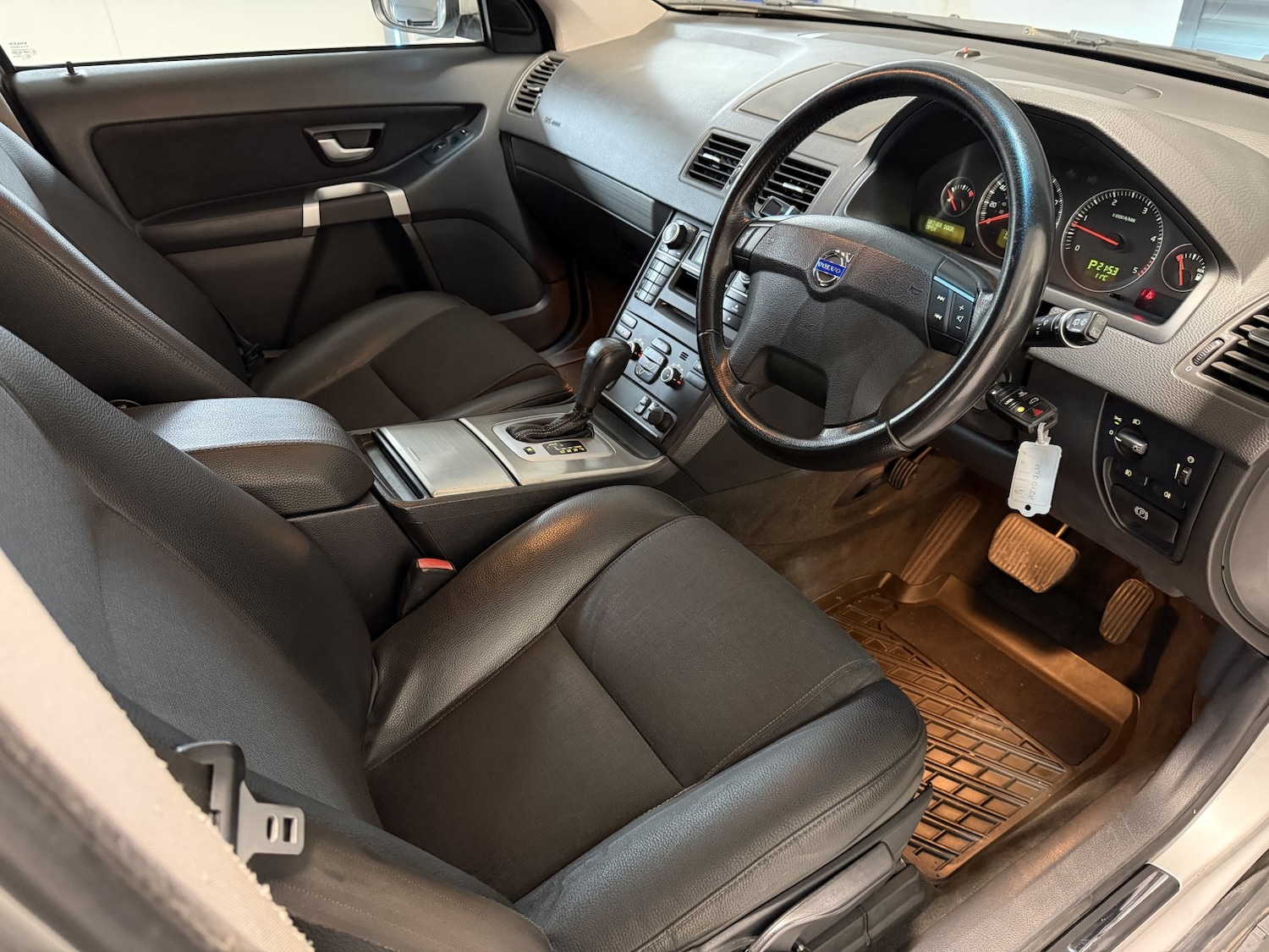 Used Volvo XC90 2010 for sale - 77521990: Photo 17