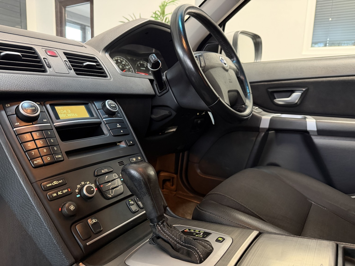 Used Volvo XC90 2010 for sale - 77521990: Photo 20