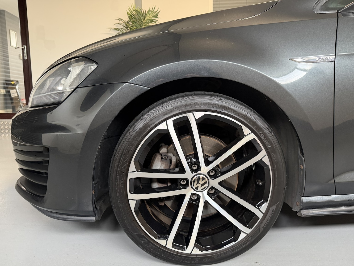 Used Volkswagen Golf 2016 for sale - 77632475: Photo 8