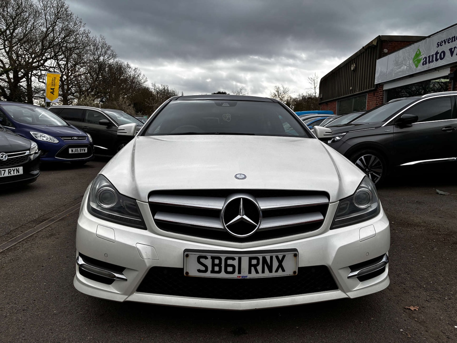 Used Mercedes-Benz C Class 2012 for sale - 78091375: Photo 2