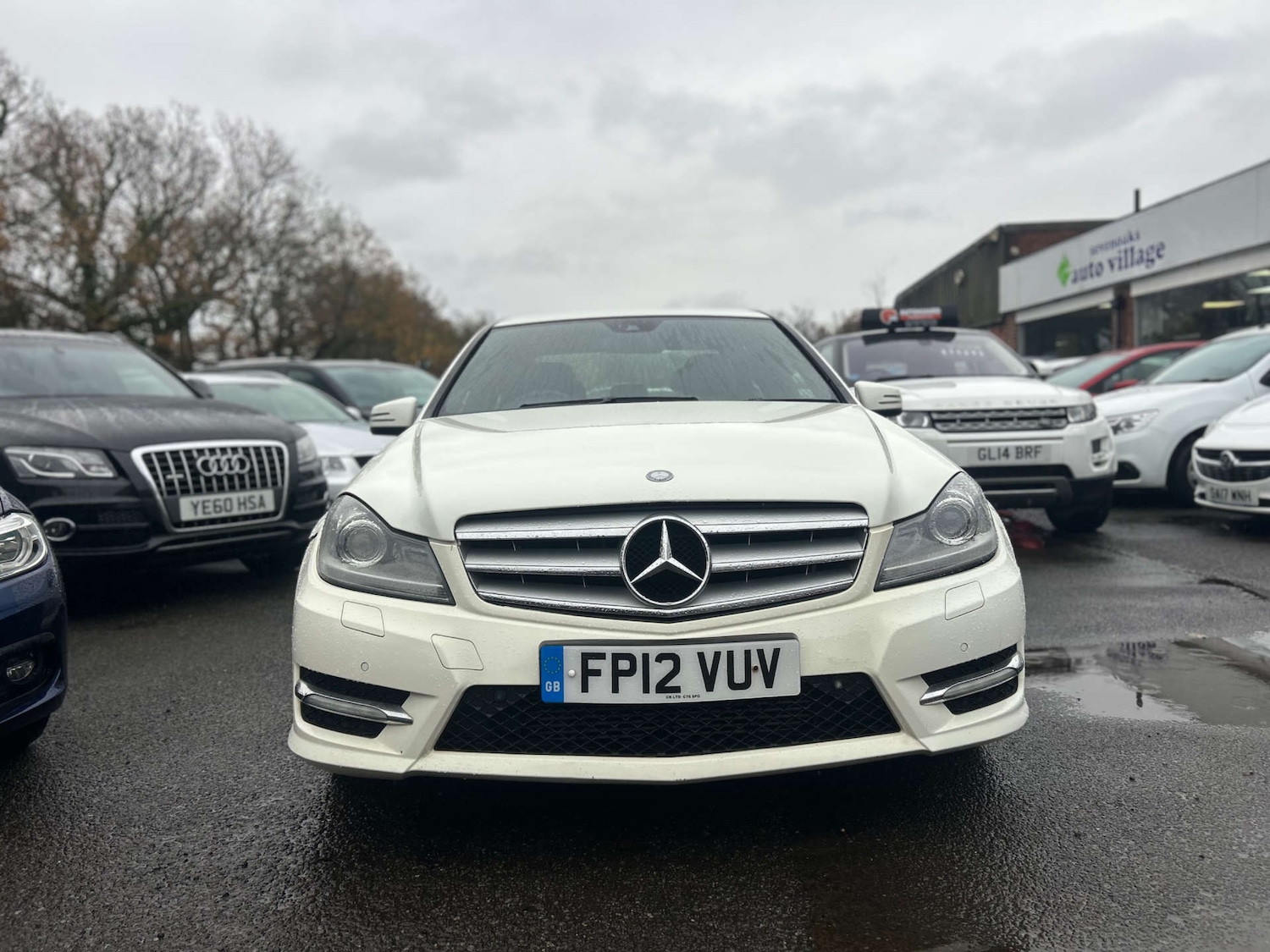 Used Mercedes-Benz C Class 2012 for sale - 76854629: Photo 2